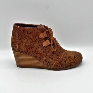 Toms Kala Brown Tan Suede Leather Cheetah Lace Up Wedge Ankle Booties Women 6.5